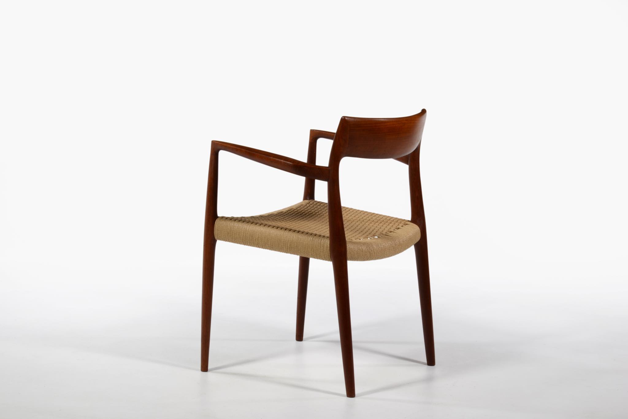 N.O. Møller / J.L. Møller “Model 57” Arm chair in Teak｜Luca 