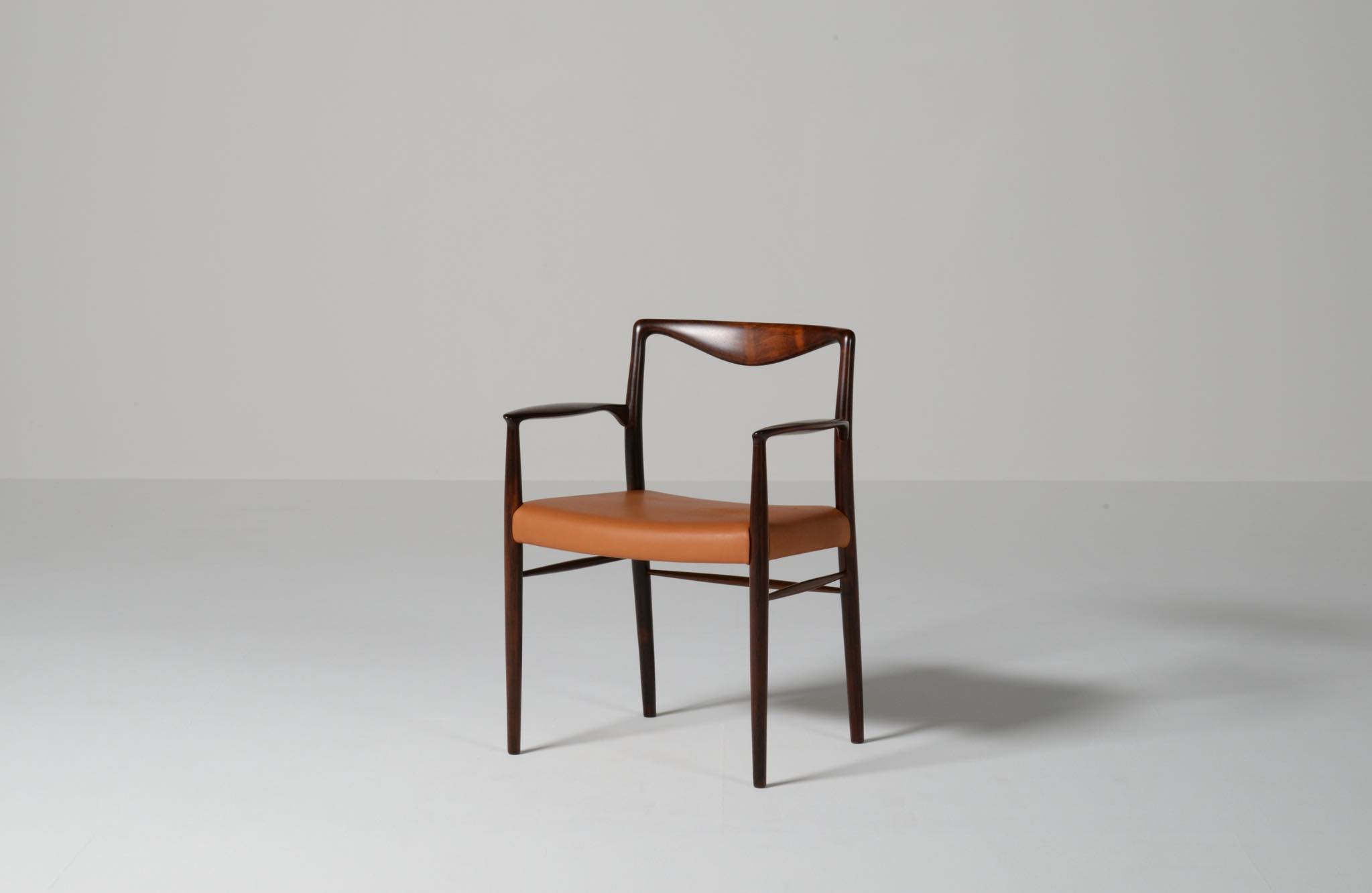 Kai Lyngfeldt-Larsen Arm chair ローズウッド Kai Lyngfeldt-Larsen Arm chair in Rosewood｜Luca Scandinavia